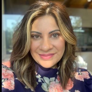 Meet your Posher, Lorena